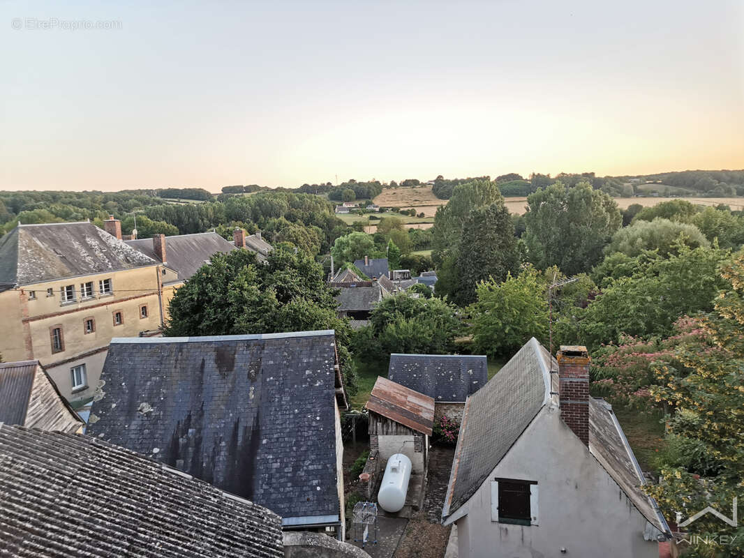 Maison en Pierre, Fort potentiel +300 m2 cave, garage, à restaurer entièrement - photo 11