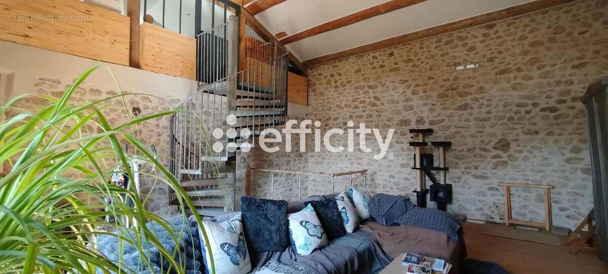 Maison 250 m² à Usson-En-Forez  - photo 18