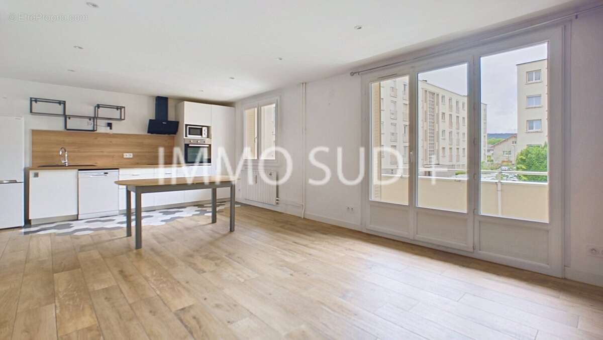 Appartement à POISAT