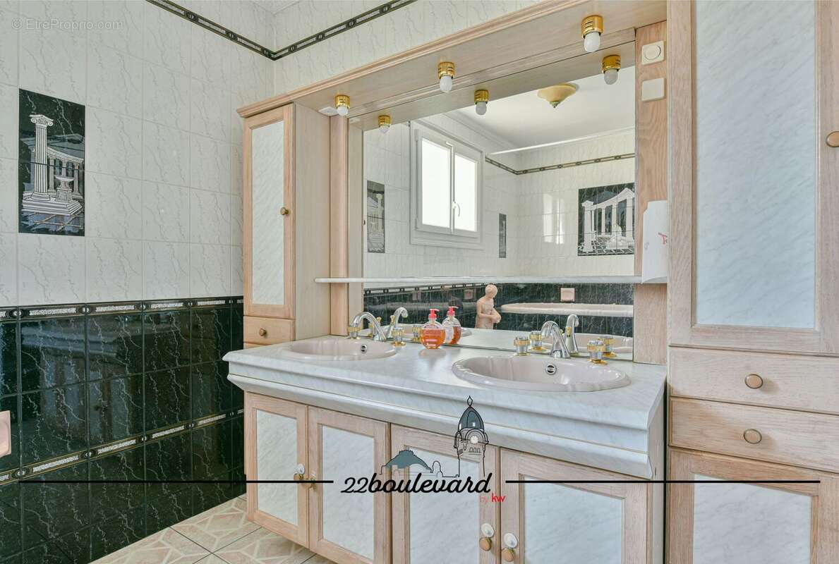 Maison à BONNAC-LA-COTE