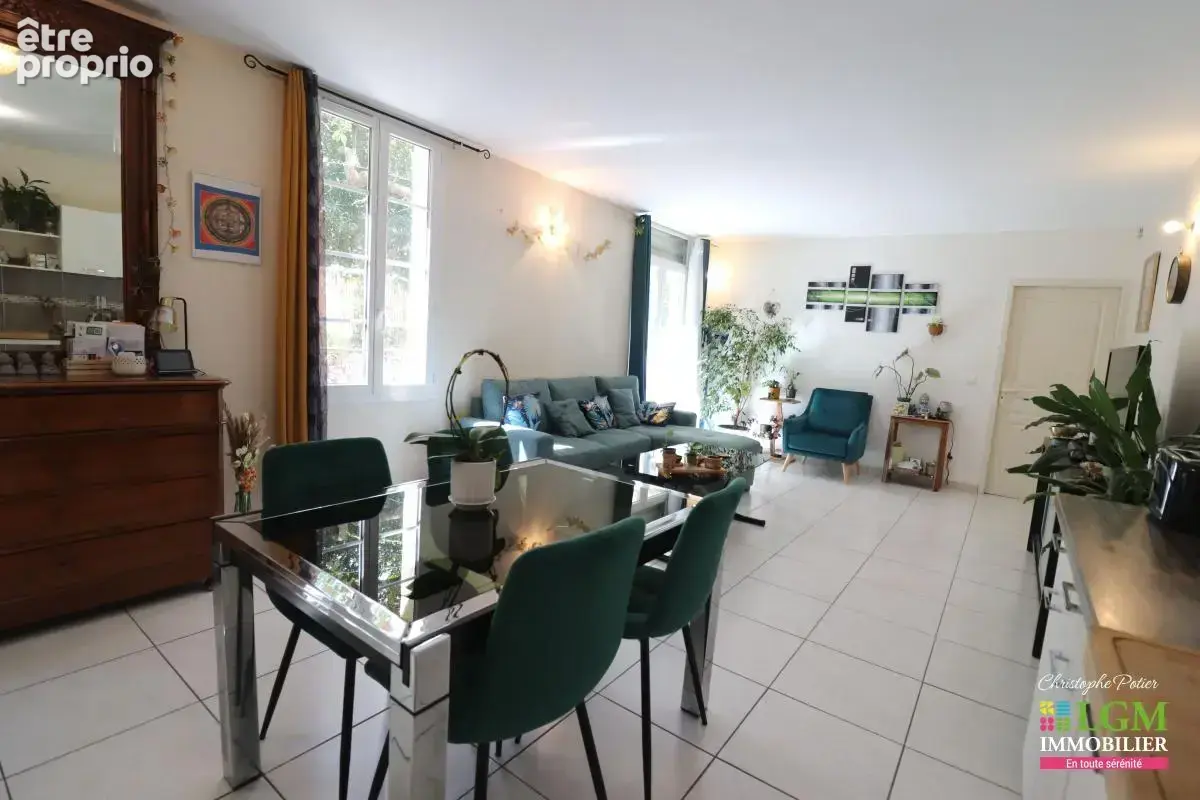 Appartement à VALREAS