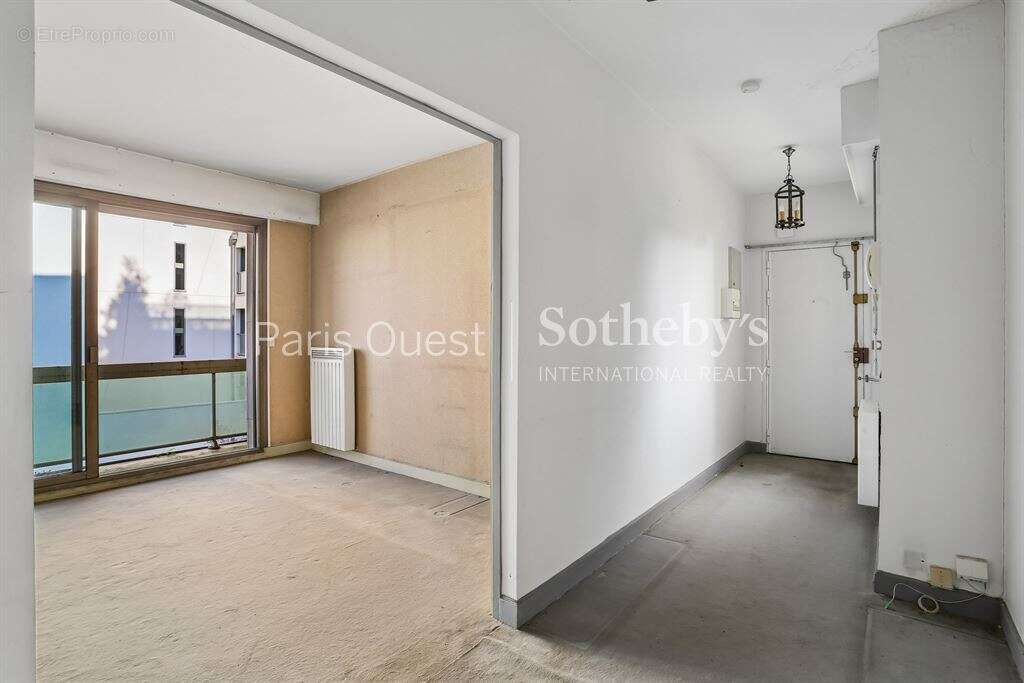 Appartement à PARIS-17E
