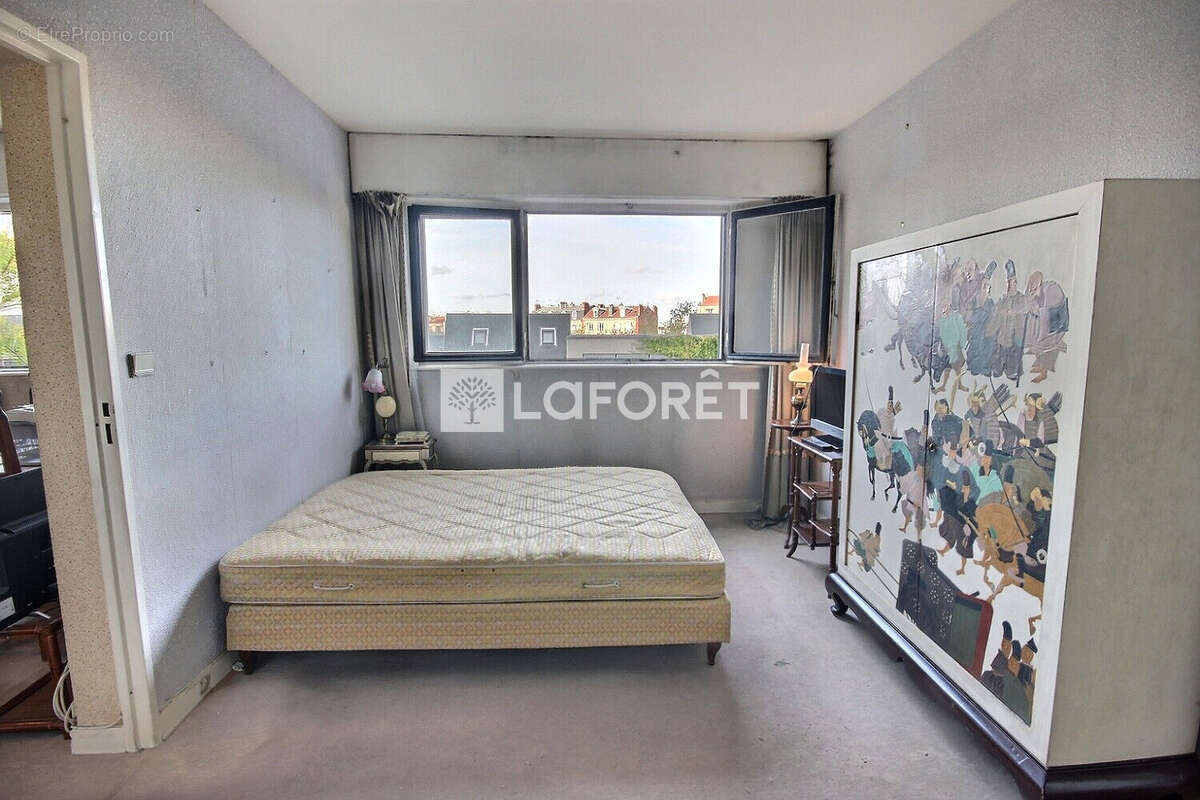 Appartement à COURBEVOIE