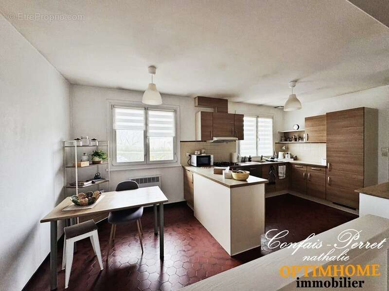 Maison à MISEREY-SALINES