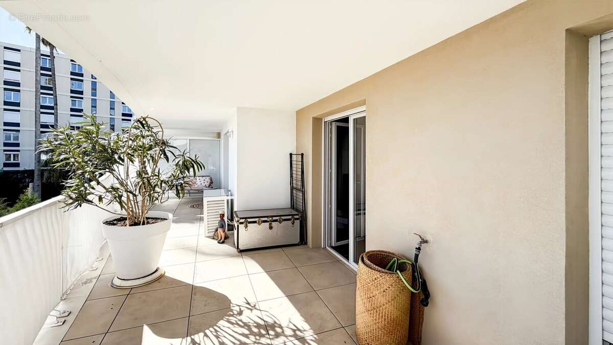 Appartement à VILLENEUVE-LOUBET