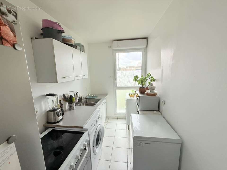 Appartement à LES PAVILLONS-SOUS-BOIS