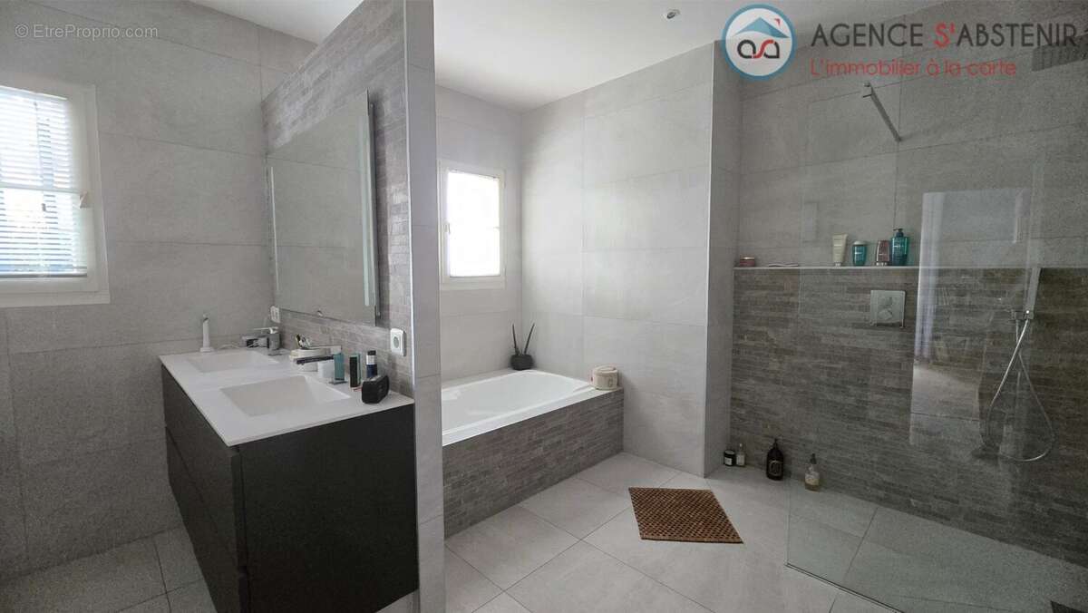 Maison à SAINT-JEAN-D&#039;ILLAC