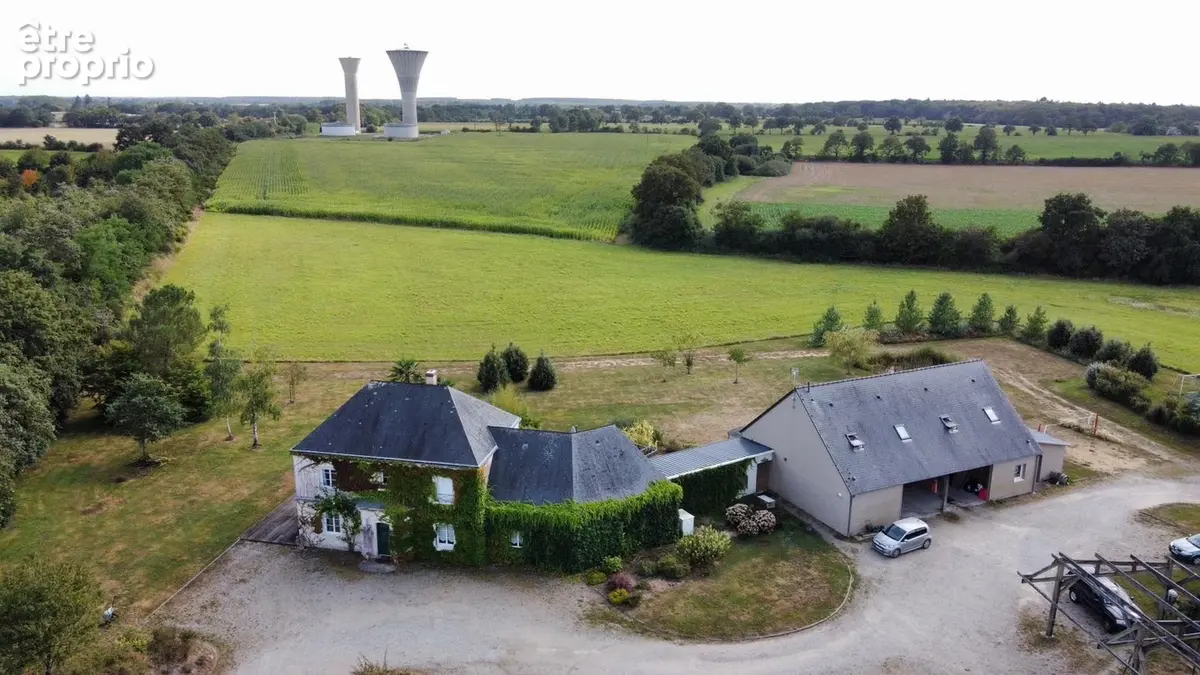 À 5 minutes de Chateau-Gontier sur Mayenne, ensemble immobilier composé de deux maisons distinctes au calme et proche de Château - photo 16