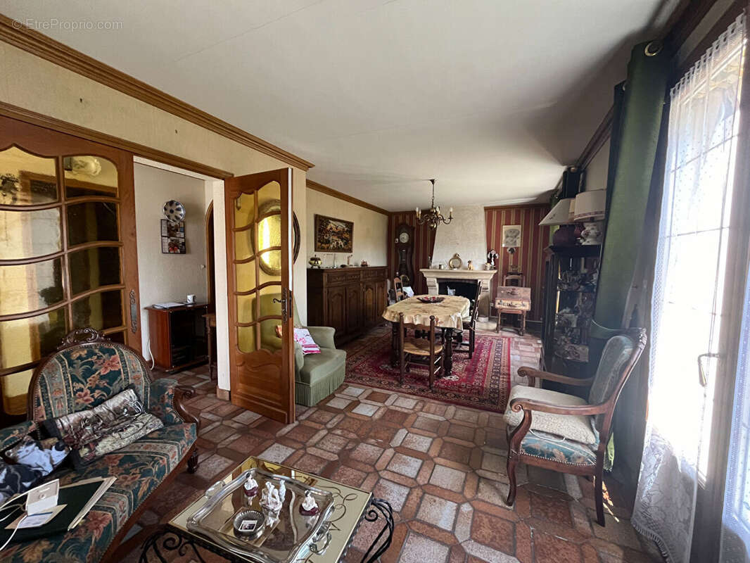 Maison à BRINON-SUR-SAULDRE