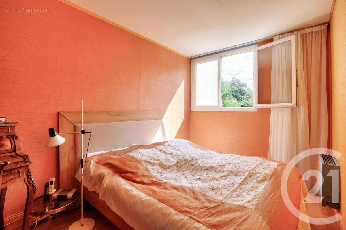 Appartement à FONTENAY-SOUS-BOIS