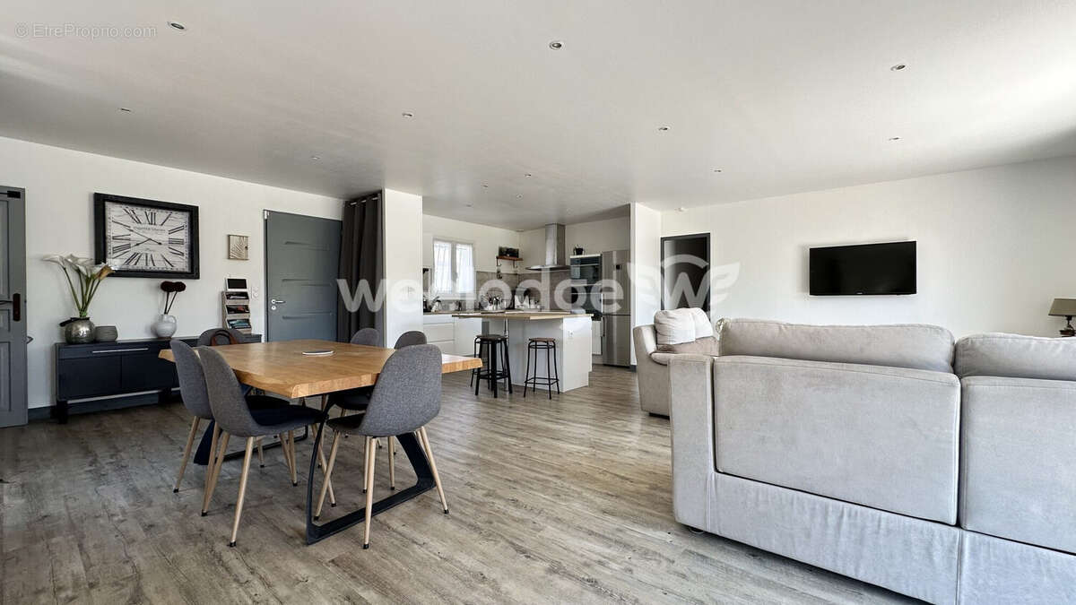 Maison 160 m² à Entraigues-Sur-La-Sorgue  - photo 9
