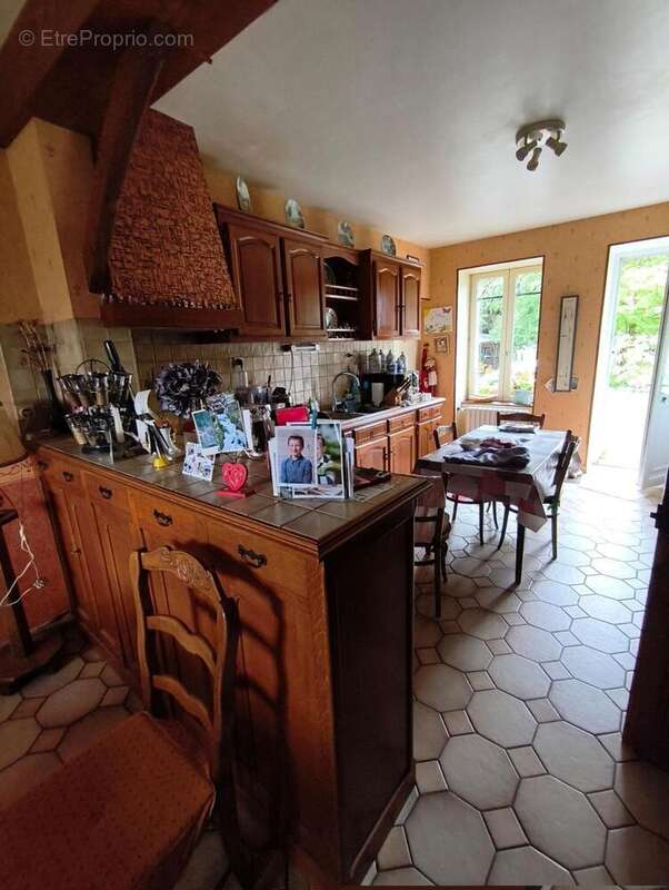 Maison 207 m² à Saint-Fraimbault  - photo 3
