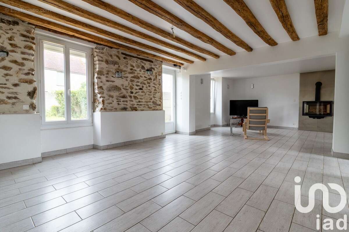Photo 2 - Maison à LA CELLE-SUR-MORIN