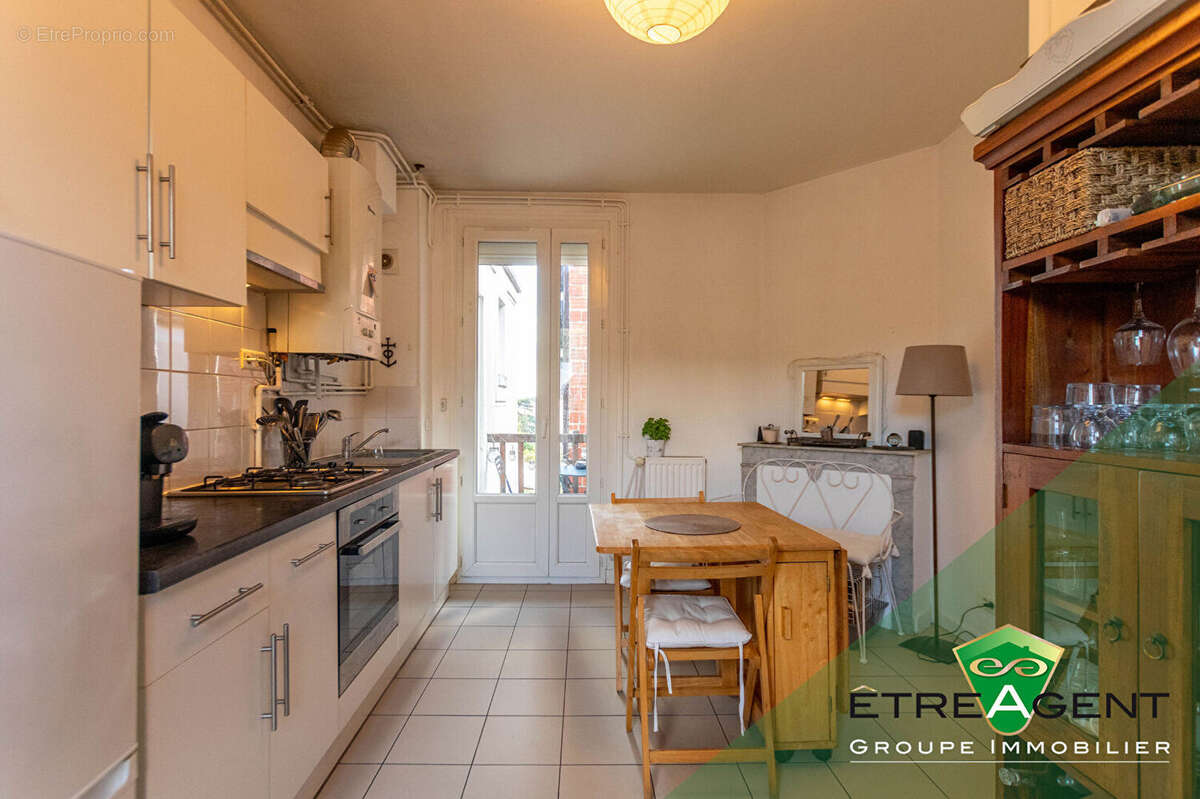 Appartement à CHANTELOUP-LES-VIGNES