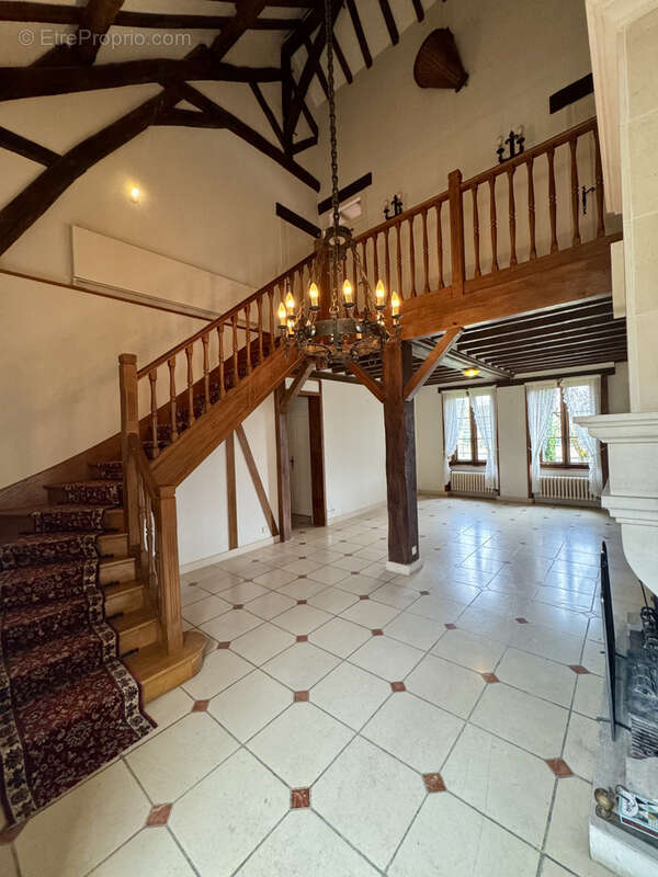 Maison à SAINTE-GENEVIEVE-DES-BOIS