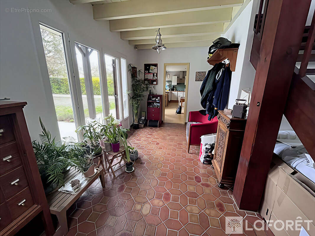 Maison à SAINT-JEAN-D'ILLAC