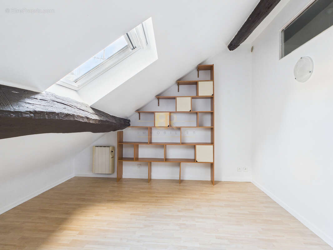 Appartement à PARIS-1E