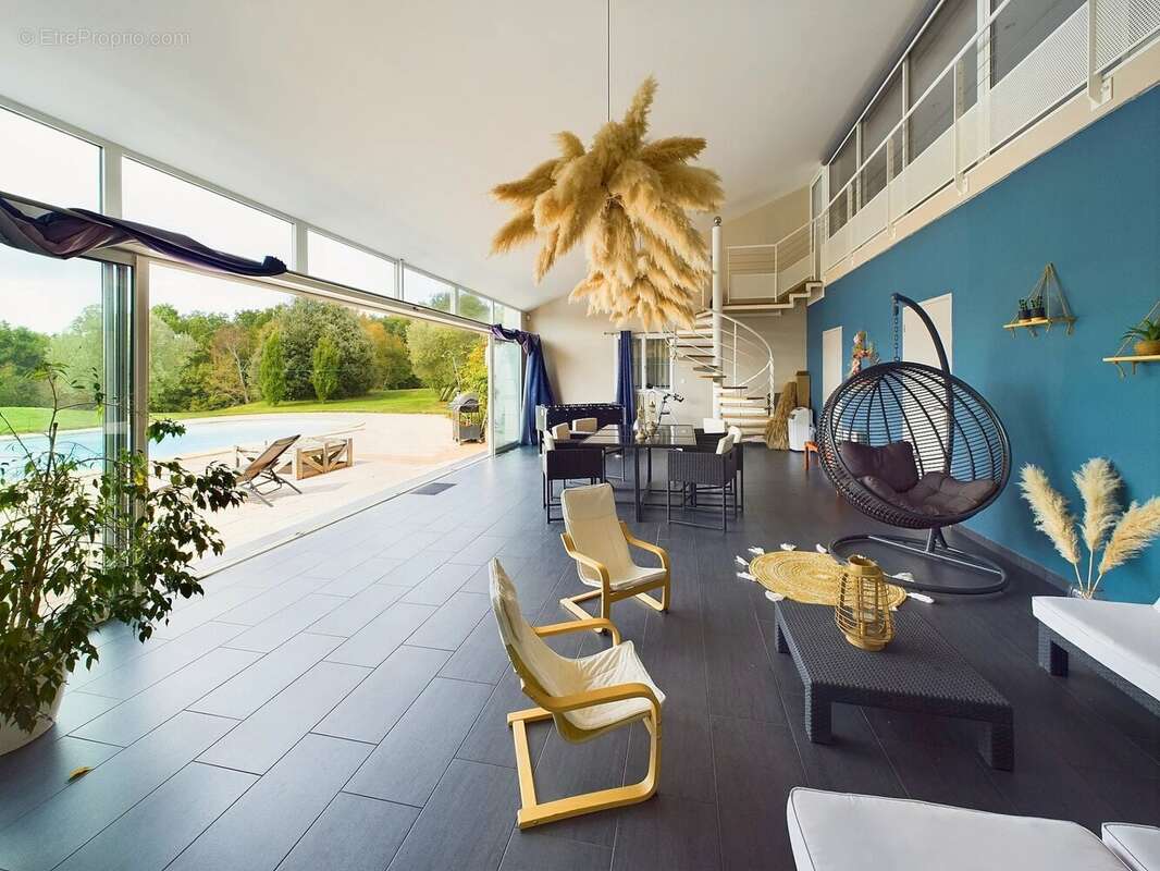 Magnifique propriété avec 2 gîtes, 2 piscines et vue imprenable - photo 6