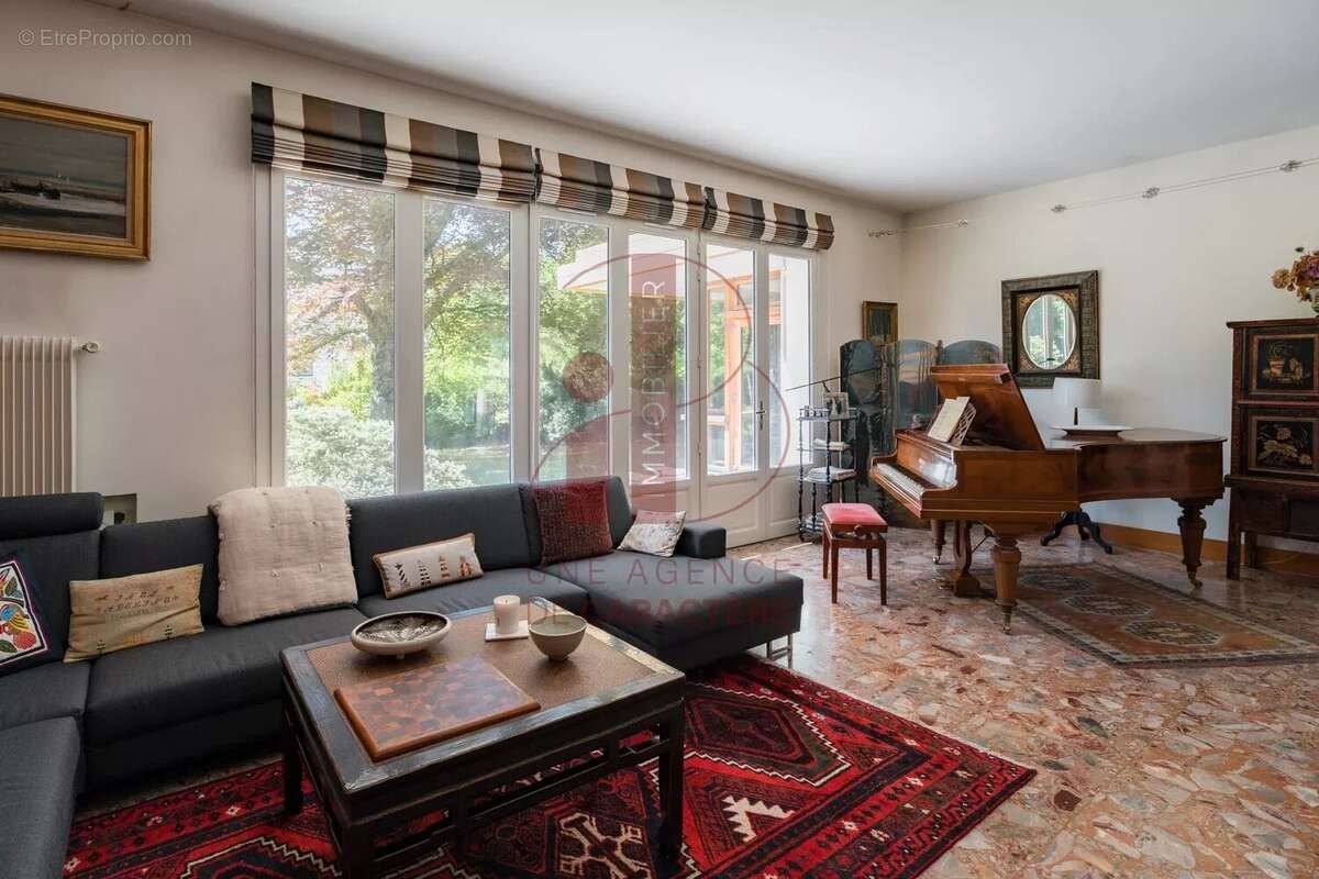 Maison à FONTAINEBLEAU