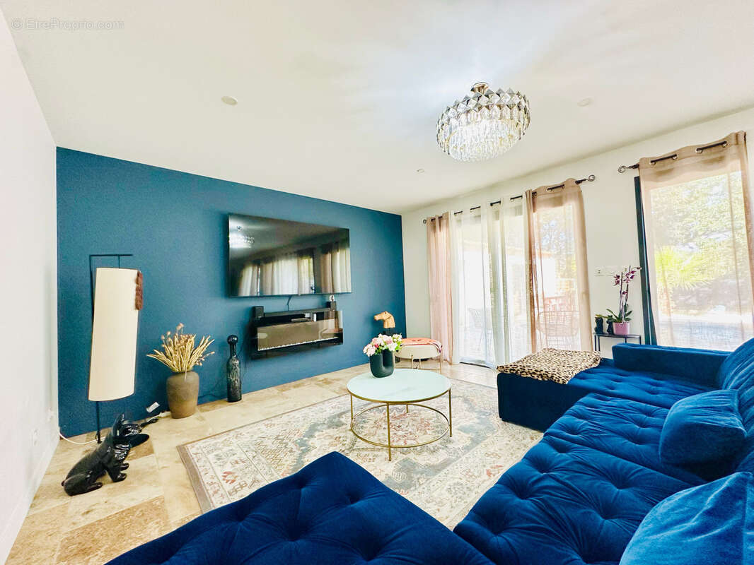 Maison à MONTAIGUT-SUR-SAVE