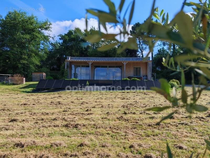 Maison à ESPAS