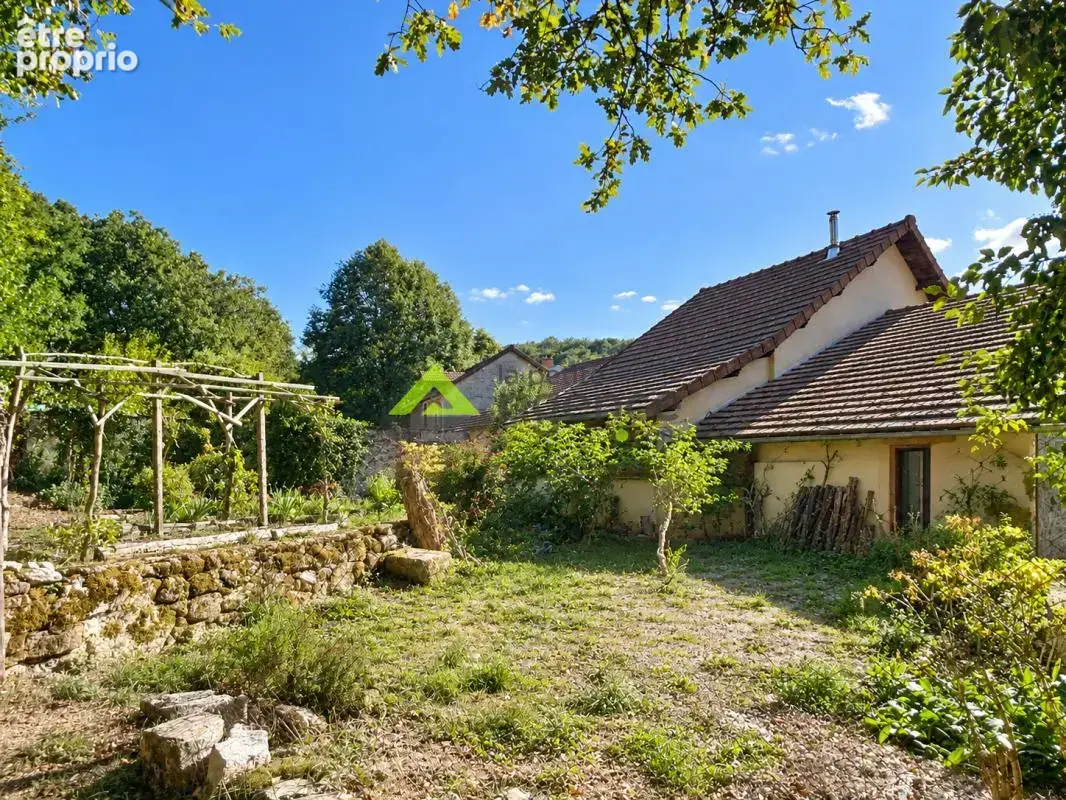Maison de bourg de 80 m2 - jardin- bois et puits - photo 10