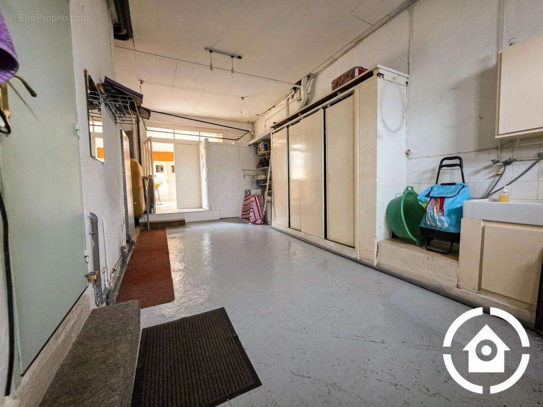 Maison familiale 4 chambres + dépendance et cour - photo 10