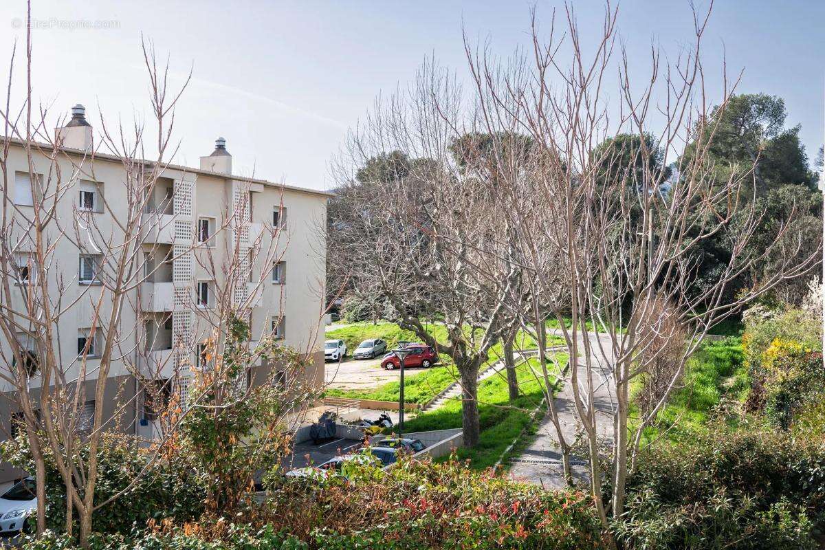 Appartement à MARSEILLE-11E