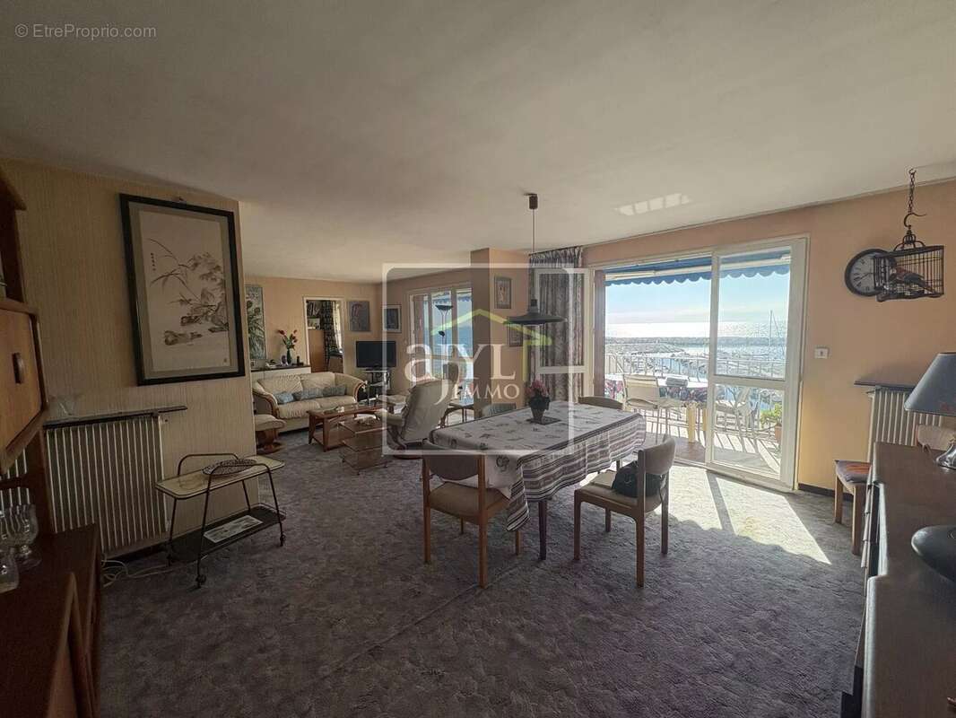 Appartement à SAUSSET-LES-PINS