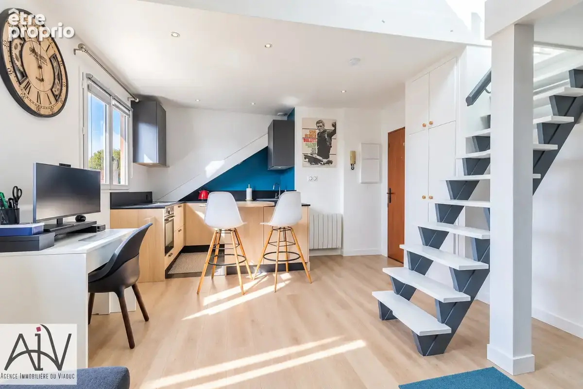 Studio en duplex avec espace nuit en mezzanine avec parking et cave - photo 2