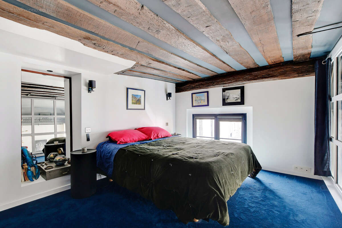 Appartement à PARIS-3E