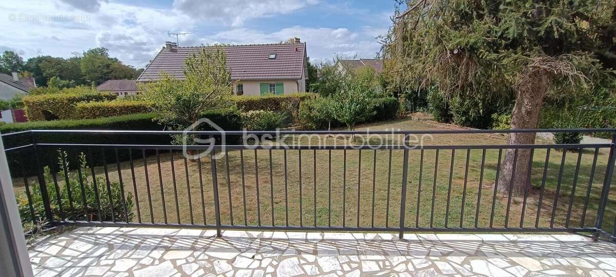 Maison à LE CHATELET-EN-BRIE