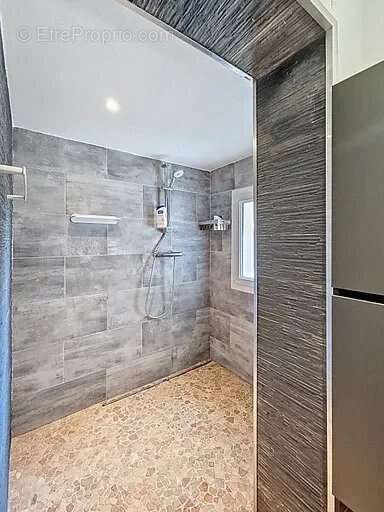 Maison à SAINT-LAURENT-DU-VAR