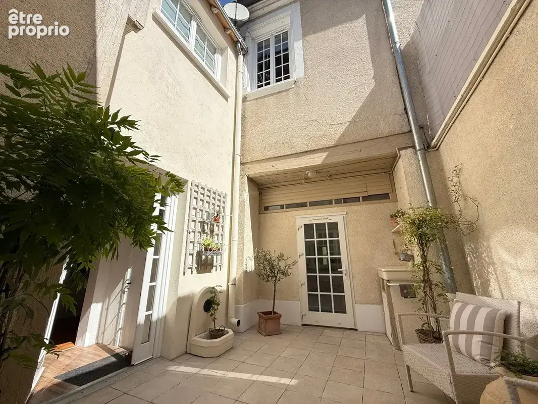 Maison 9 pièces 140 m² à vendre à Issoudun (36100) - photo 4