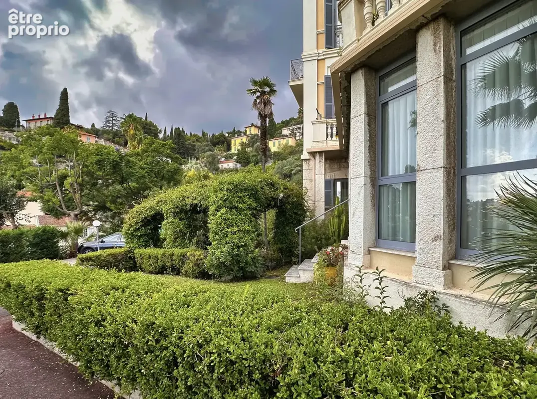 MENTON   Garavan   Lumineux 3 pièces dans une villa historique avec piscine - photo 3