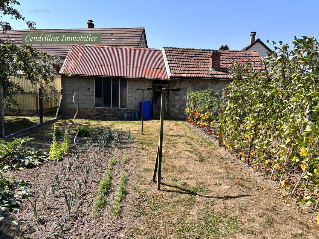 Maison à AZAT-CHATENET