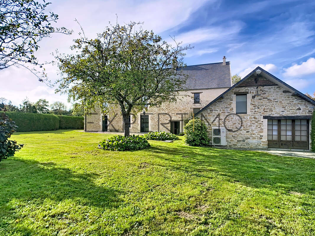 Maison à NOYERS-BOCAGE