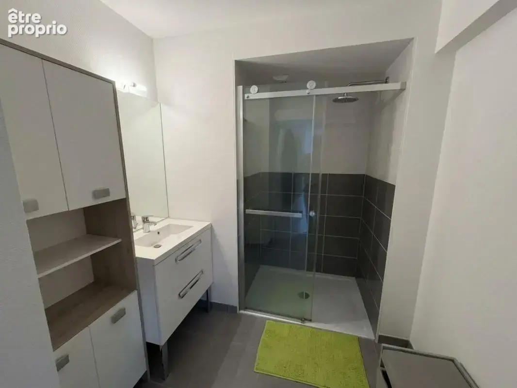 SARZEAU CENTRE – Charmant T2 récent au cœur du bourg - photo 5
