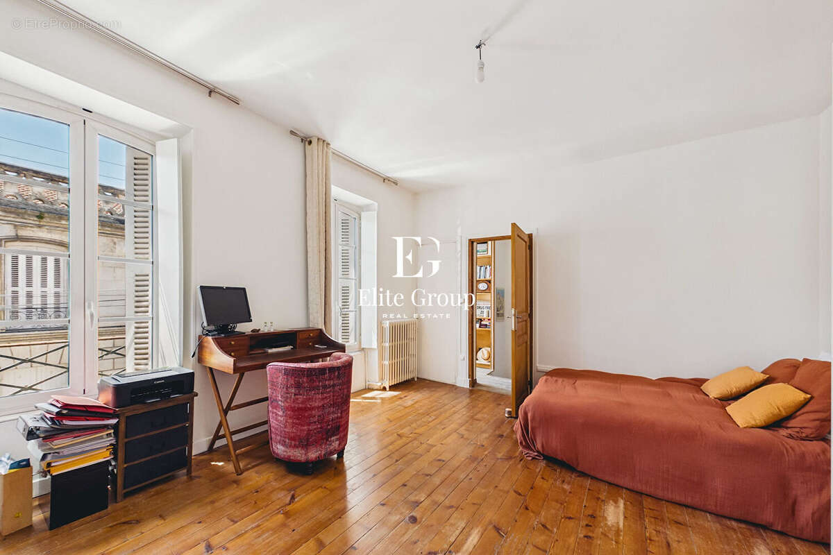 A vendre - elegante maison de ville avec jardin - au coeur d'angouleme - 4 pieces - 110m2 - photo 13