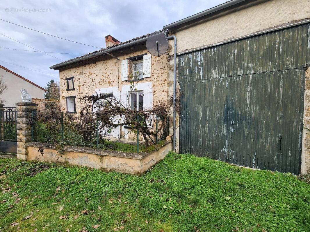 Maison à ADRIERS