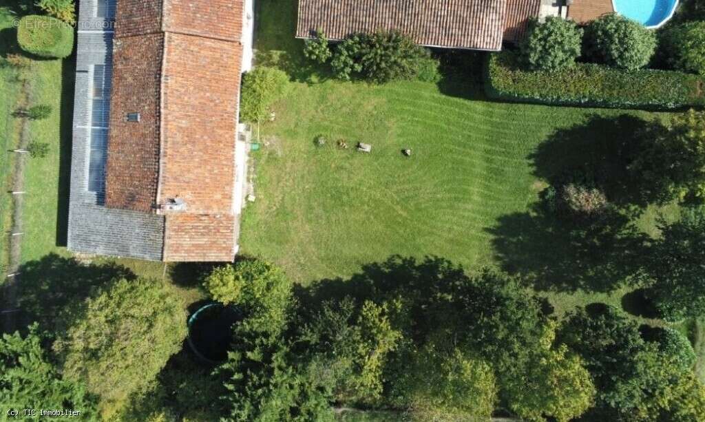 Maison à CHAMPAGNE-MOUTON