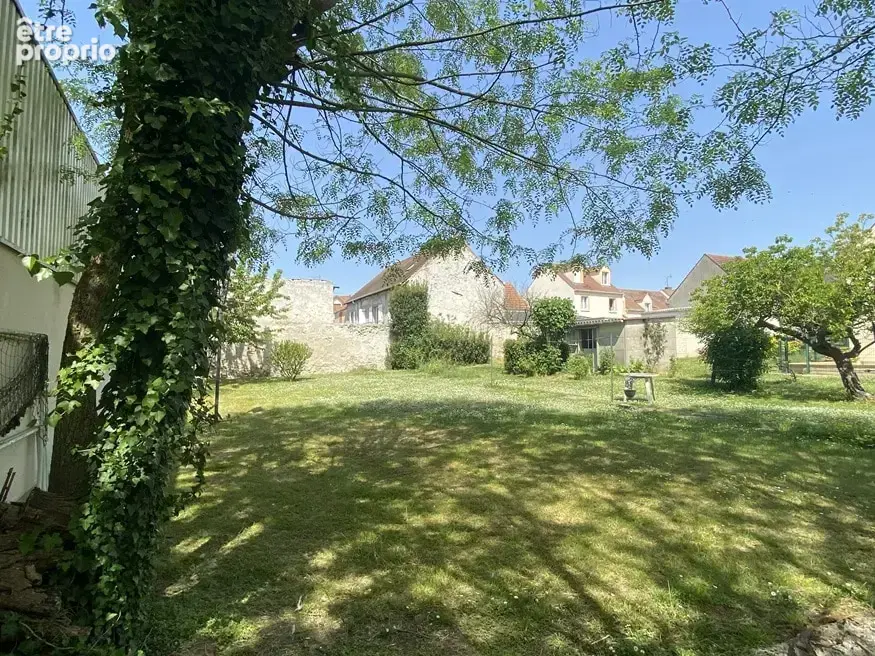Terrain à CHAMBRY