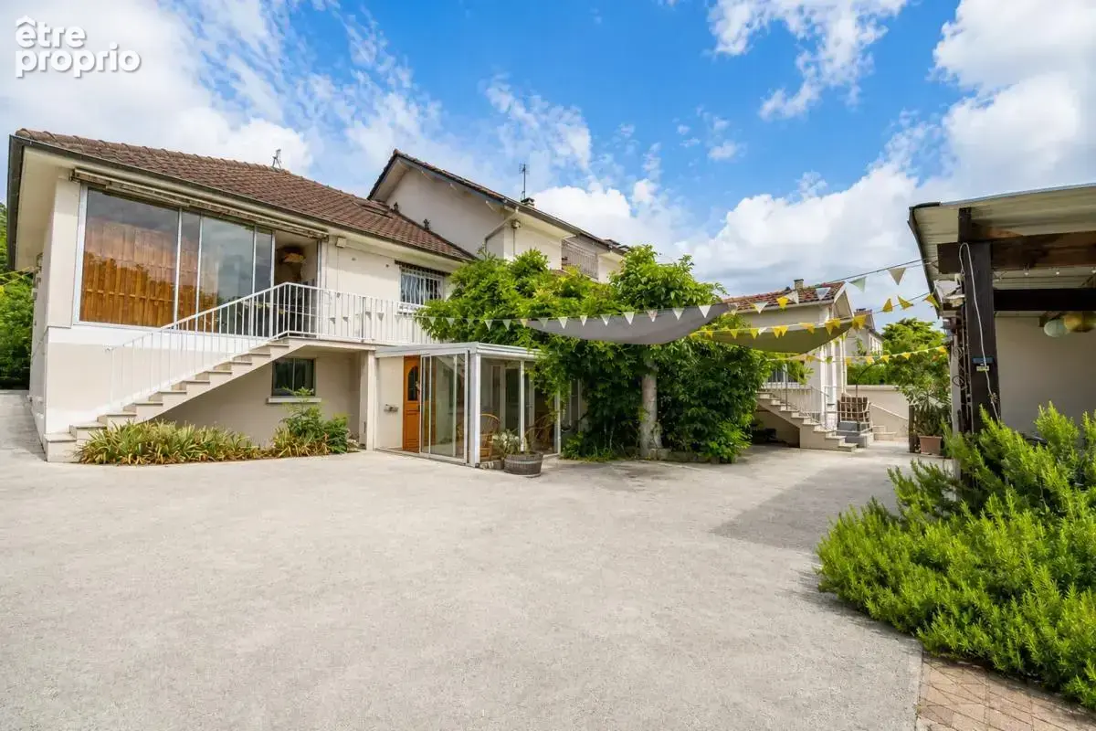 Maison de 13 pièces de 325 m² à Athis-Mons - photo 2