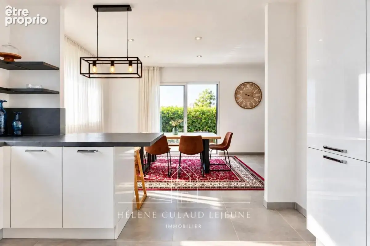 Maison contemporaine - 160 m² - saint ave - photo 6