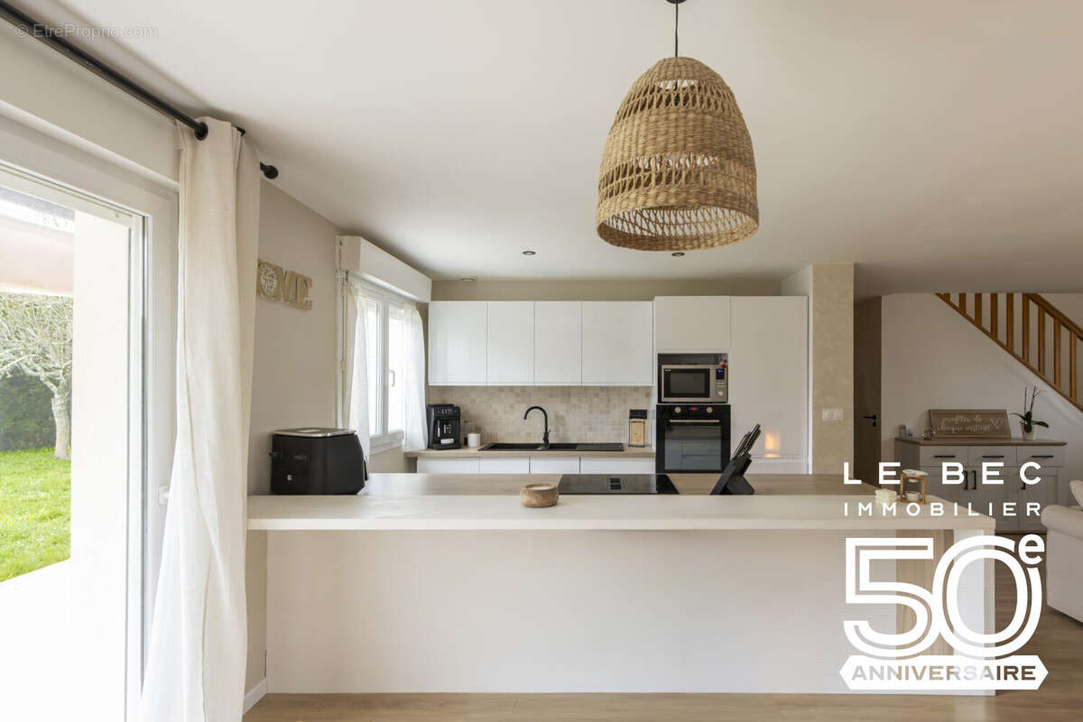Maison à LOCQUELTAS
