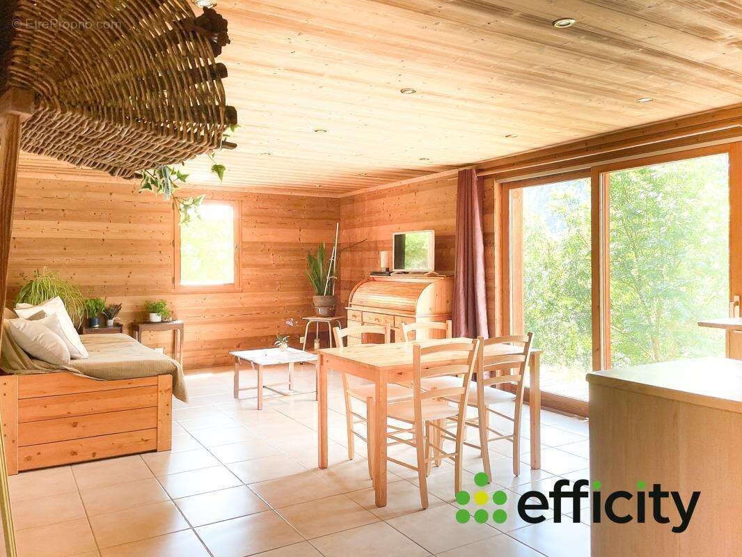 Maison 180 m² à Beaufort  - photo 9