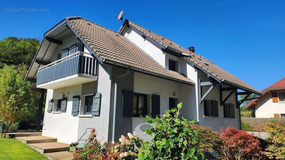 Maison à DINGY-SAINT-CLAIR