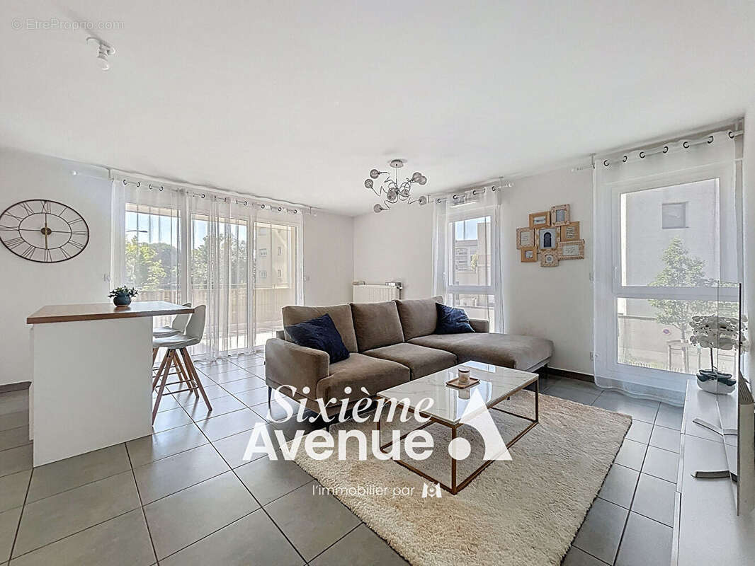 Appartement à DECINES-CHARPIEU