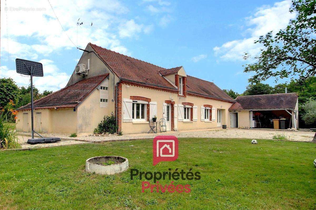 Maison à CHEVILLON-SUR-HUILLARD