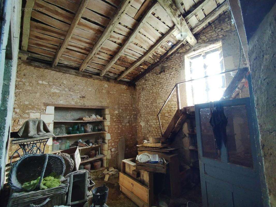 Maison 62 m² à Saint-Maigrin  - photo 5
